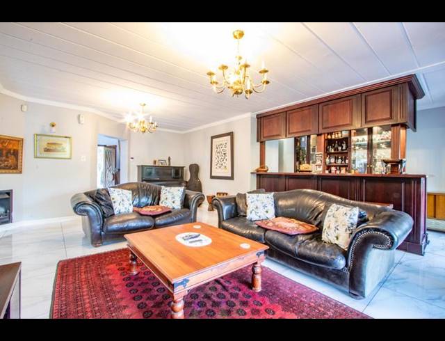 5 BEDROOM HOUSE FOR SALE IN BEAULIEU